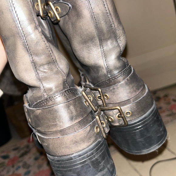 Leather B2 Riding Style Boot - Picture 2 of 4